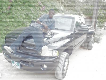 yeah  yeah yeah c me i knww pa bzoin detre jalou les mecs Lol